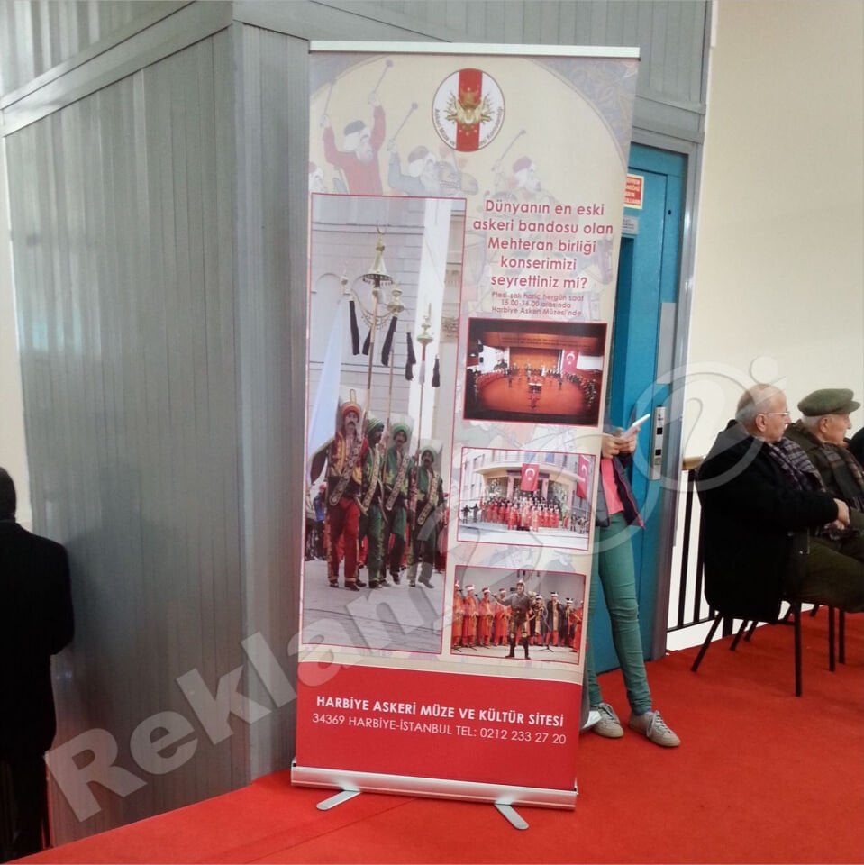 Roll-up banner 85x200 cm
